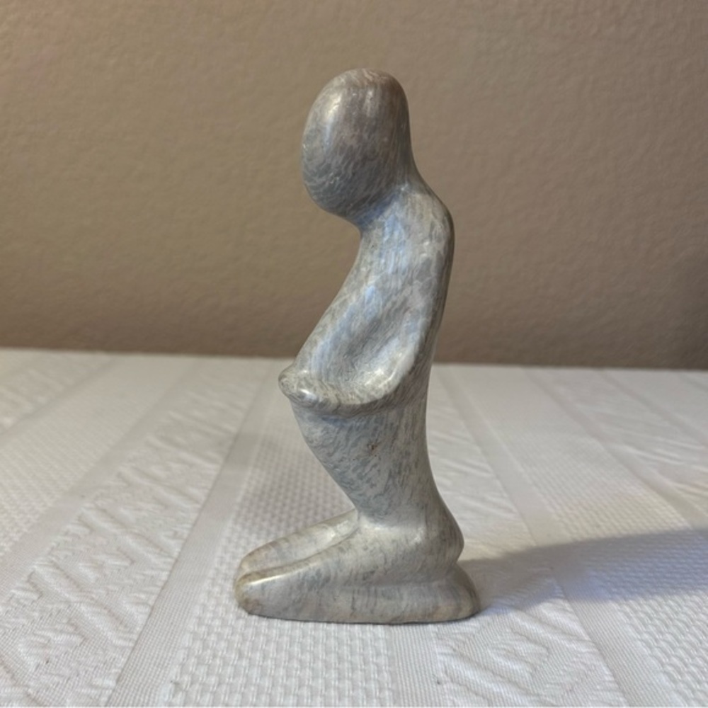 Hand Carved Pregnant Woman Polished‎ Stone Sculpture Figurine Made in Kenya 7X2